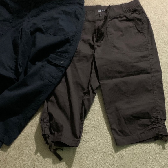 Lee Black Cargo Pants for Women 2 Pair one Black 1 Brown. $6.00 for Both - Picture 10 of 10